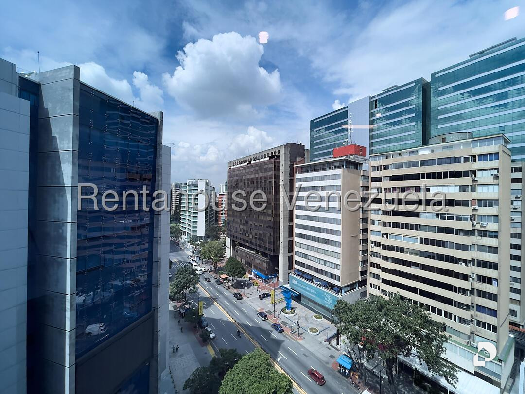Oficina en El Rosal, Caracas – 28
