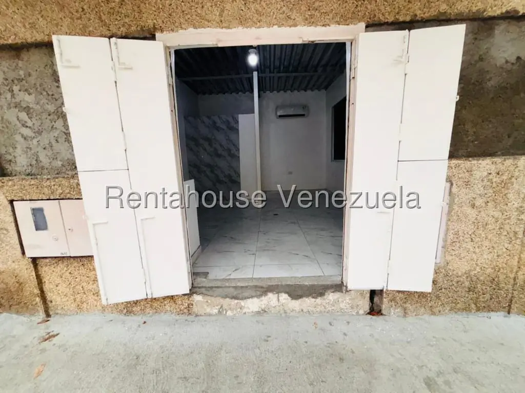 Local comercial en La Rosa, Guatire - 1