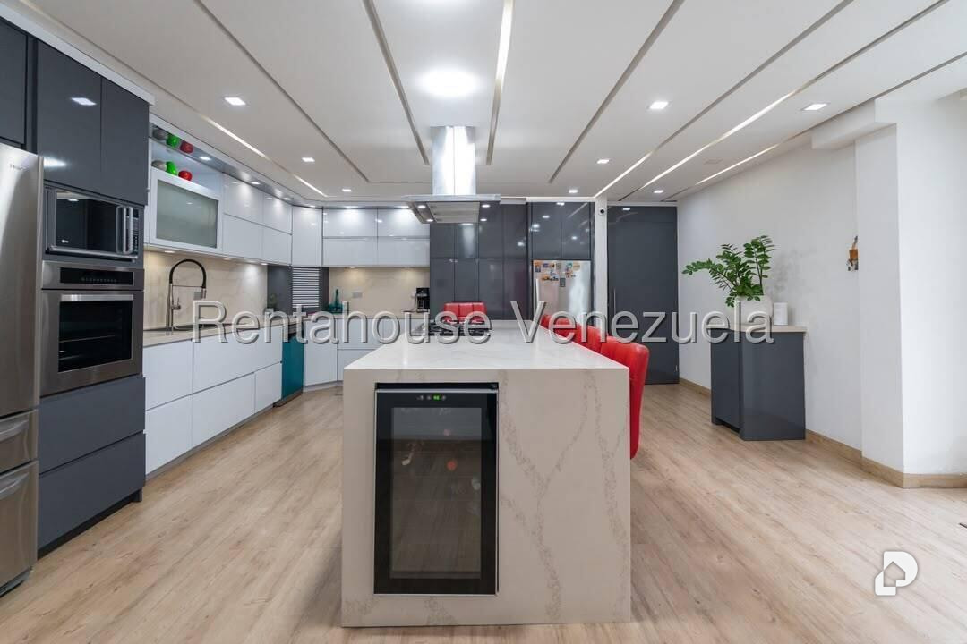 Casa en Colinas de Vista Alegre, Caracas – 25