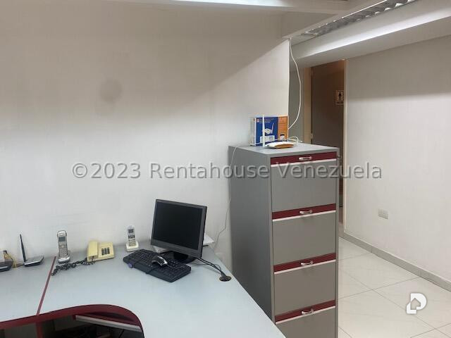 Local comercial en Los Dos Caminos, Caracas – 9