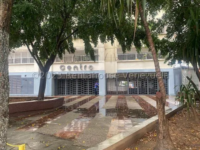 Local comercial en Los Dos Caminos, Caracas - 1
