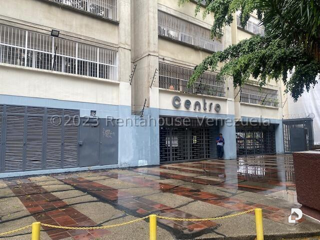 Local comercial en Los Dos Caminos, Caracas – 17
