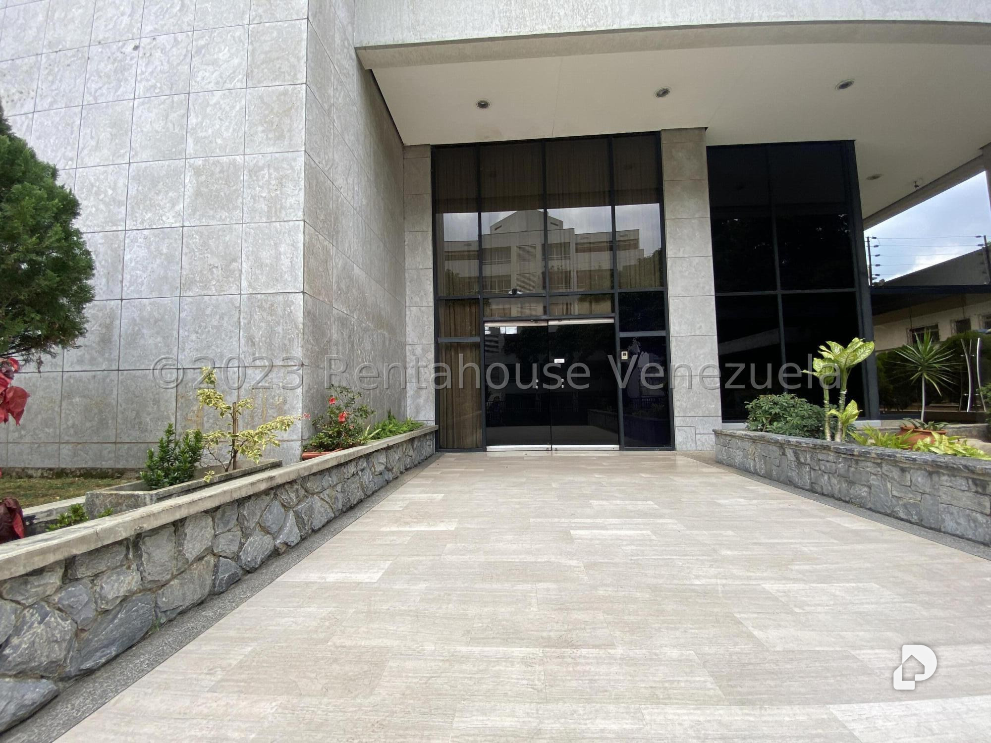 Local comercial en Santa Eduvigis, Caracas – 4