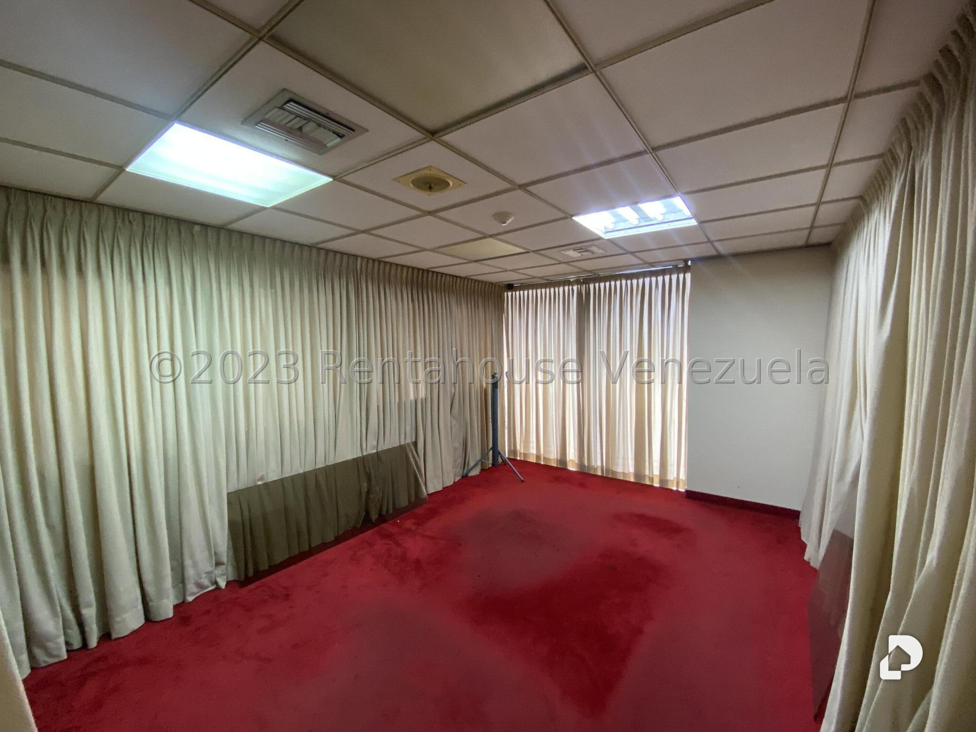 Local comercial en Santa Eduvigis, Caracas – 21