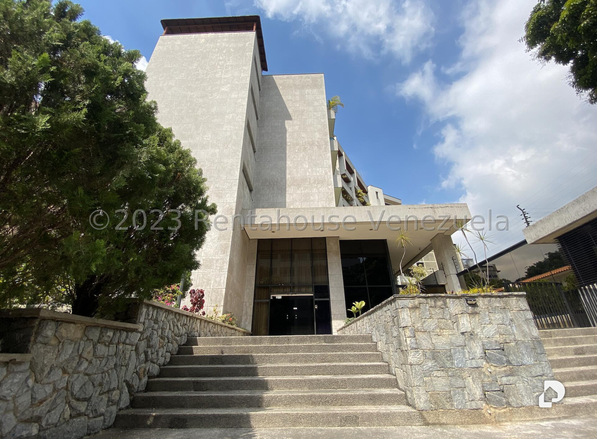 Local comercial en Santa Eduvigis, Caracas – 2