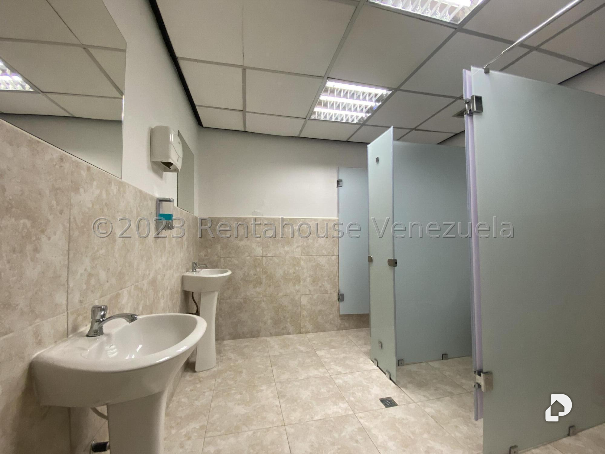 Local comercial en Santa Eduvigis, Caracas – 30