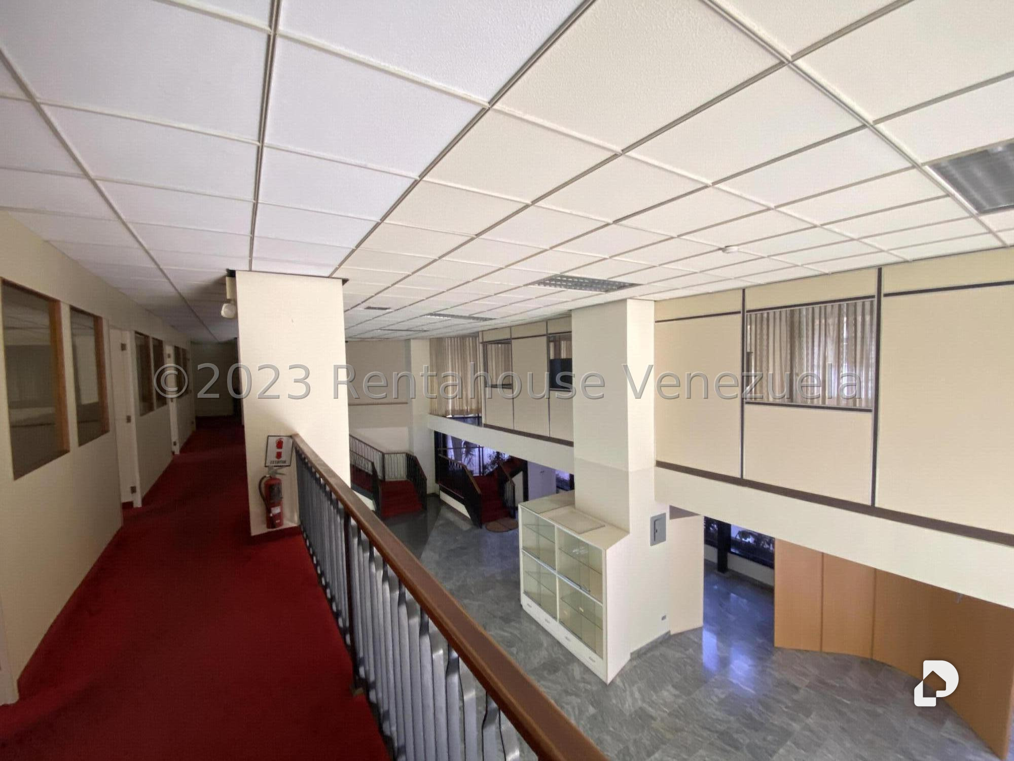 Local comercial en Santa Eduvigis, Caracas – 24