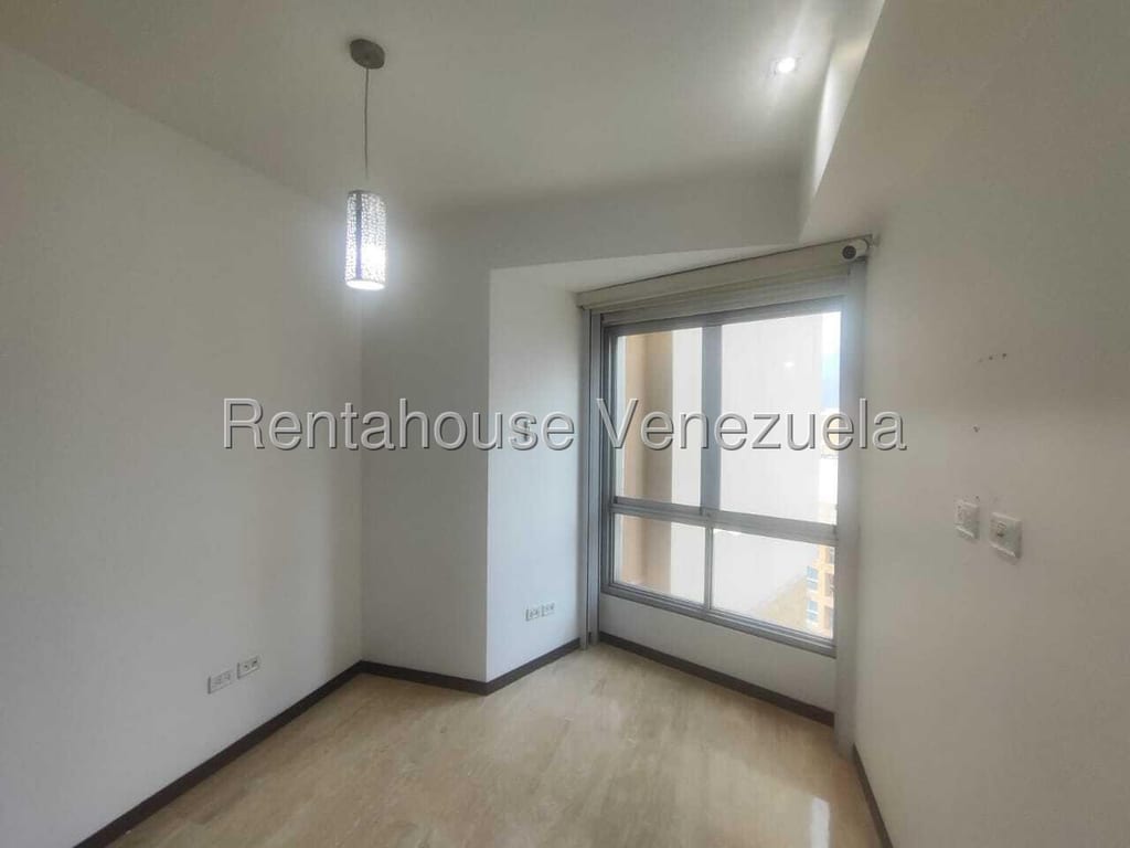 Apartamento en Las Mesetas de Santa Rosa de Lima, Caracas