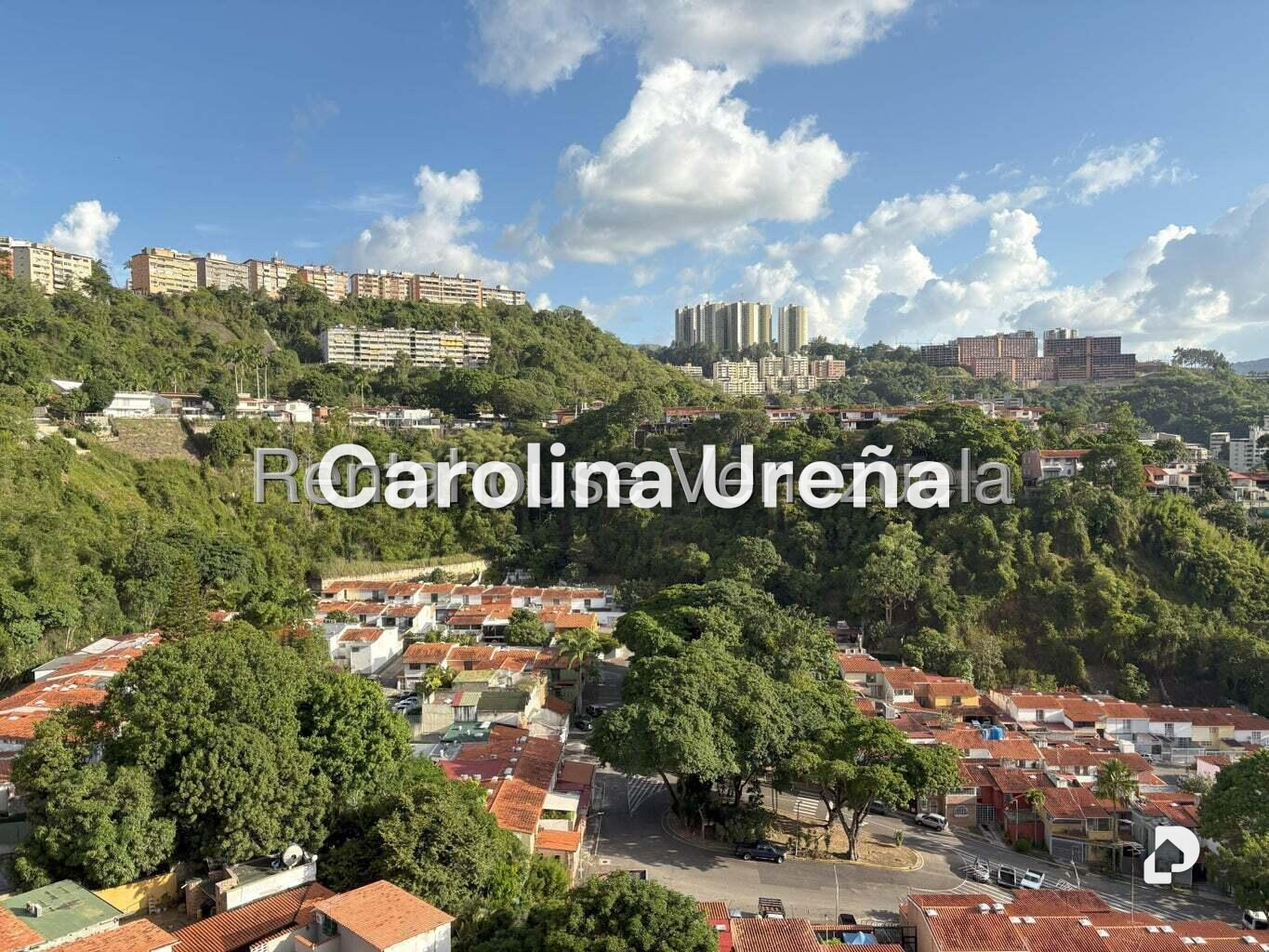 Apartamento en Las Mesetas de Santa Rosa de Lima, Caracas – 12