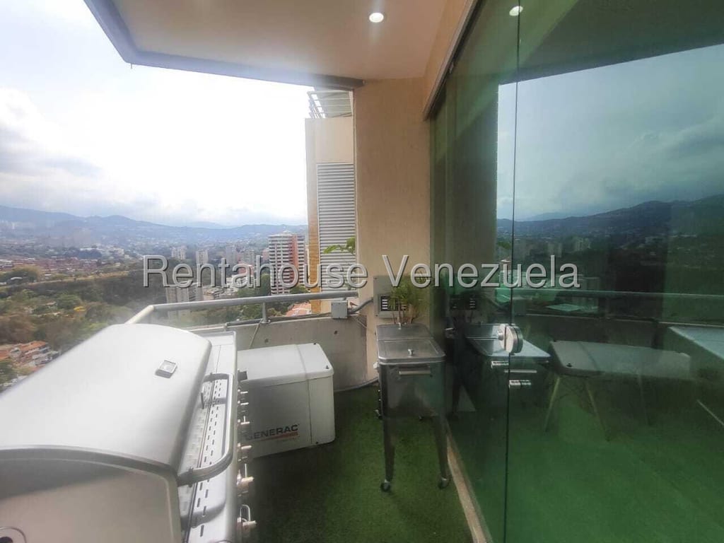 Apartamento en Las Mesetas de Santa Rosa de Lima, Caracas