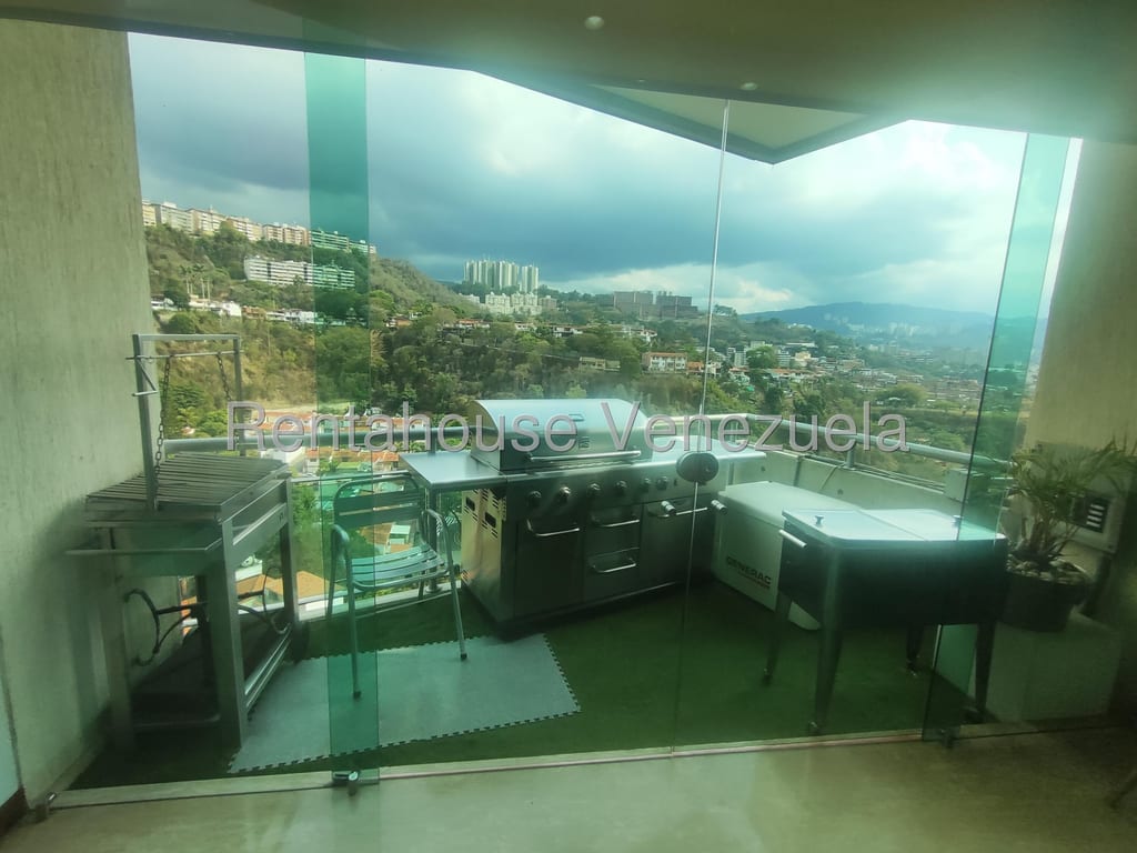 Apartamento en Las Mesetas de Santa Rosa de Lima, Caracas