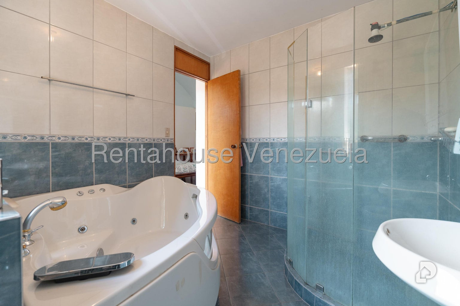 Casa en El Hatillo, Caracas – 26