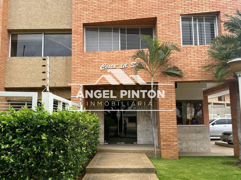 Apartamento en Avenida El Milagro, Maracaibo - 1