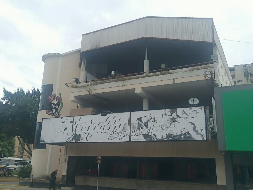Local comercial en Parroquia Urbana San José, Valencia - 1