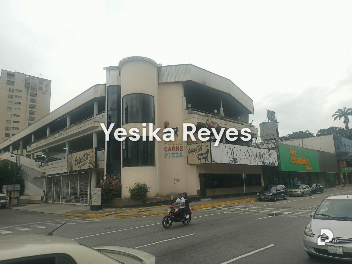 Local comercial en Parroquia Urbana San José, Valencia – 2