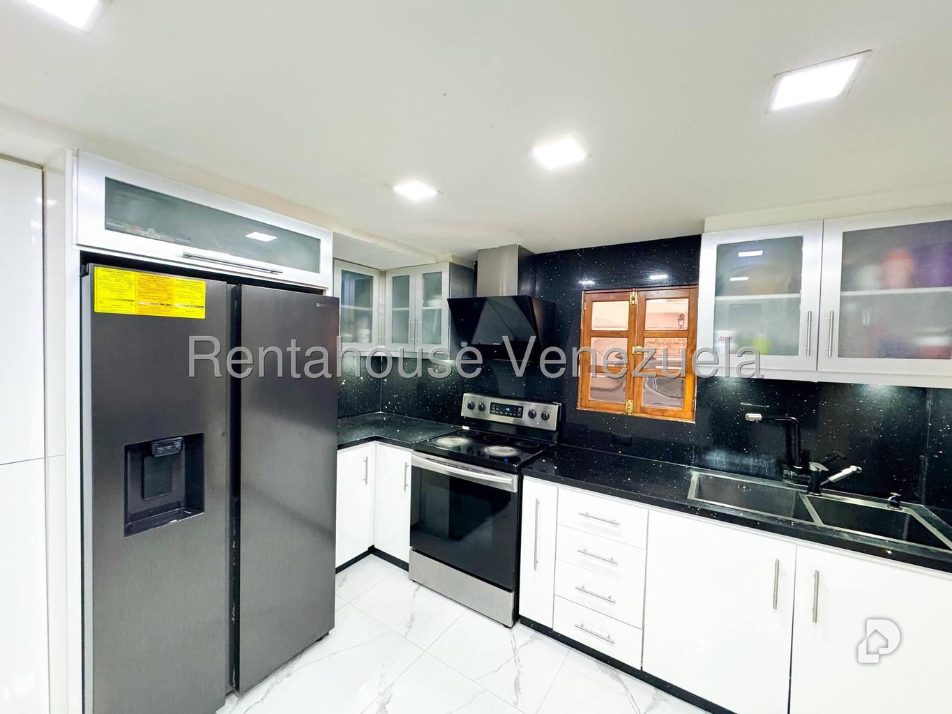 Casa en Alto Prado, Caracas – 11