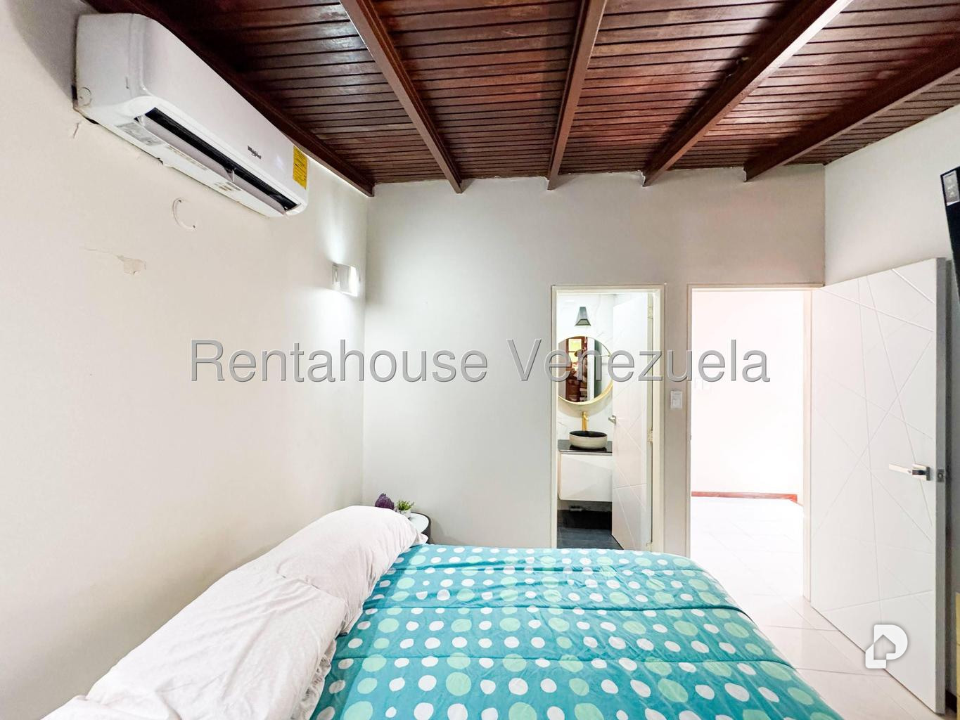 Casa en Alto Prado, Caracas – 24