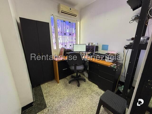 Local comercial en La Florida, Caracas – 11