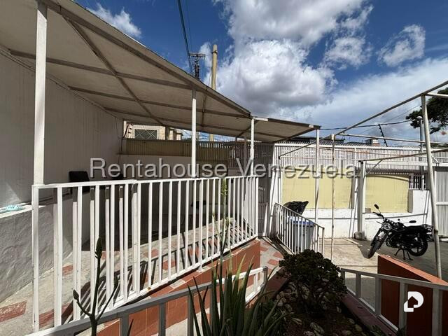Local comercial en La Florida, Caracas – 3