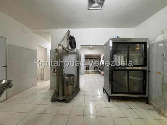 Local comercial en La Florida, Caracas - 1