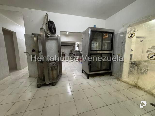 Local comercial en La Florida, Caracas – 23