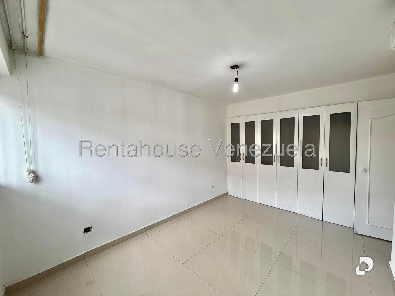 Apartamento en La Urbina, Caracas – 18