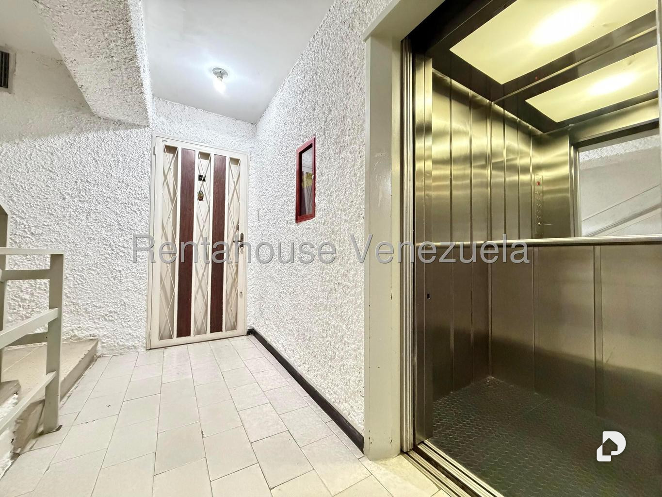 Apartamento en La Urbina, Caracas – 28