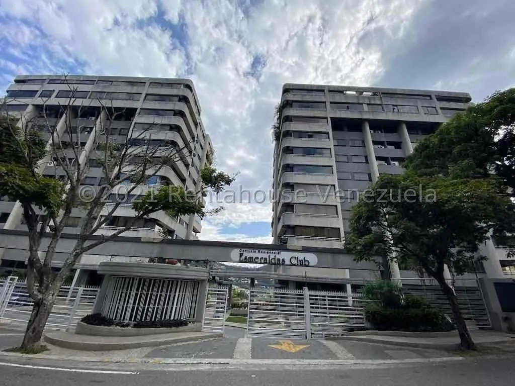 Apartamento en Las Esmeraldas, Caracas - 1