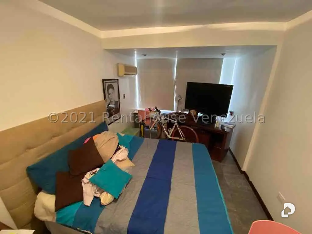 Apartamento en Las Esmeraldas, Caracas – 11