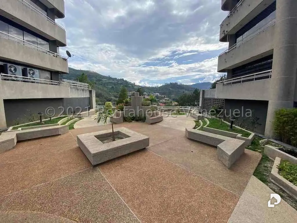 Apartamento en Las Esmeraldas, Caracas – 25
