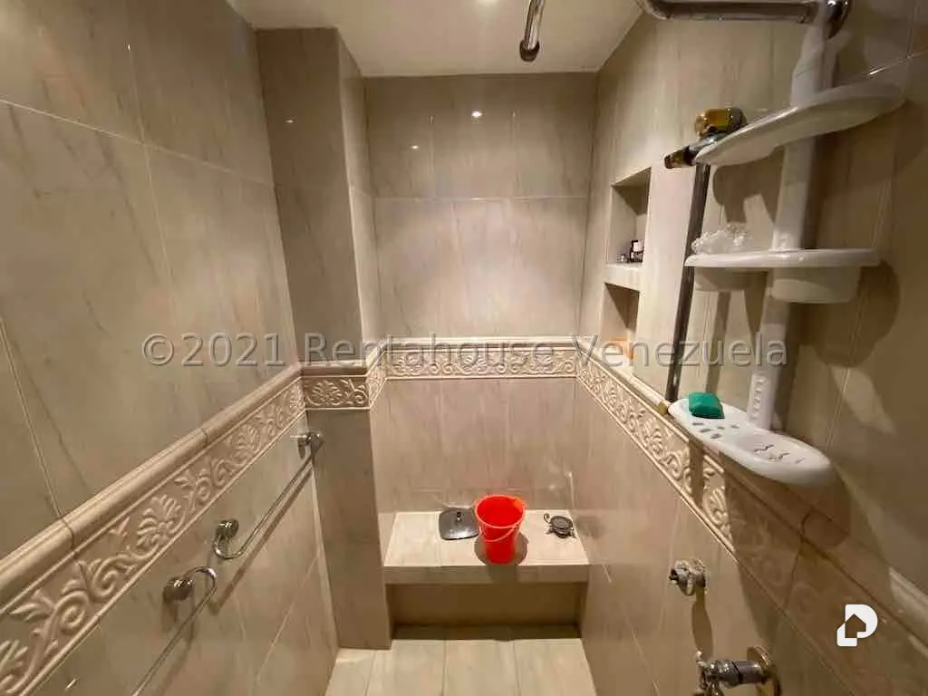 Apartamento en Las Esmeraldas, Caracas – 16