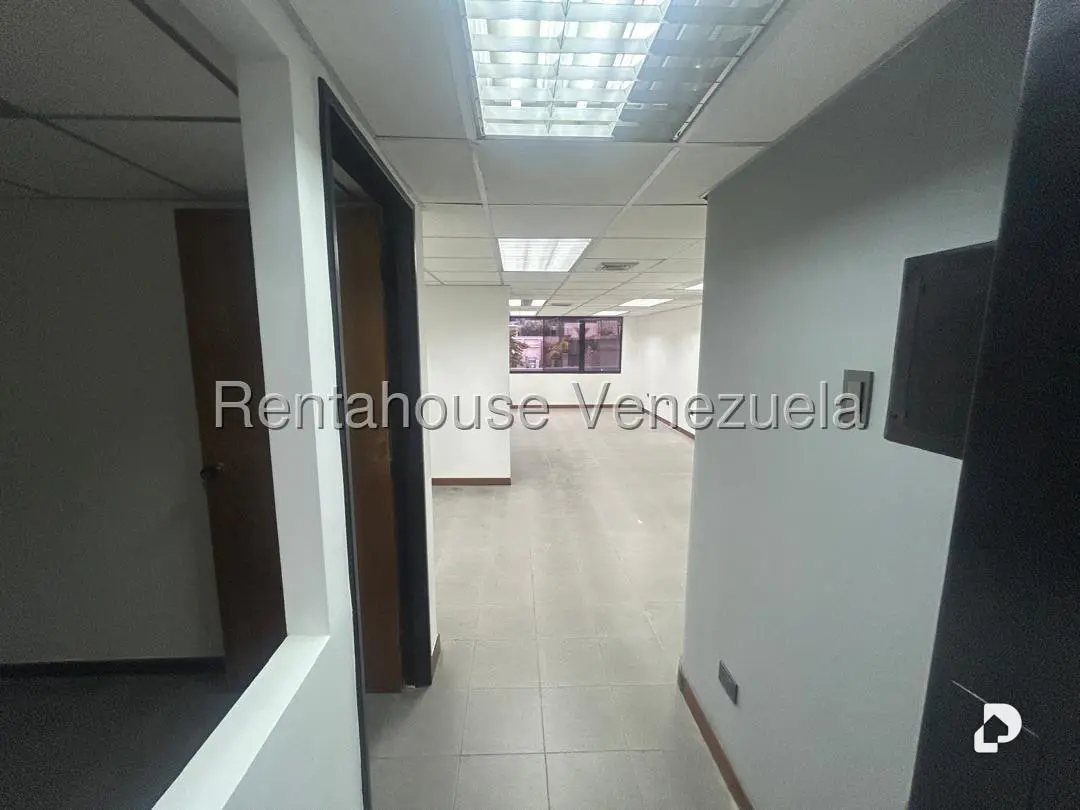Oficina en Las Mercedes, Caracas – 3