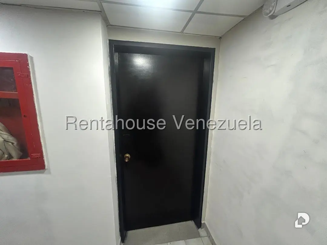 Oficina en Las Mercedes, Caracas – 13
