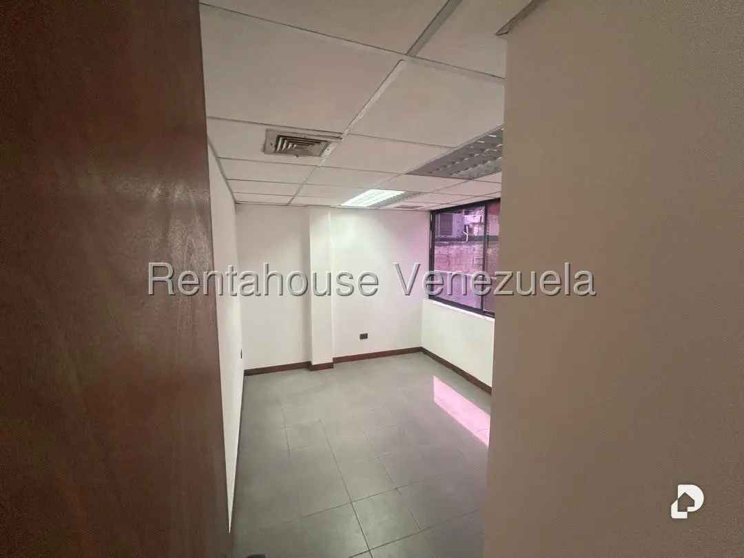 Oficina en Las Mercedes, Caracas – 10