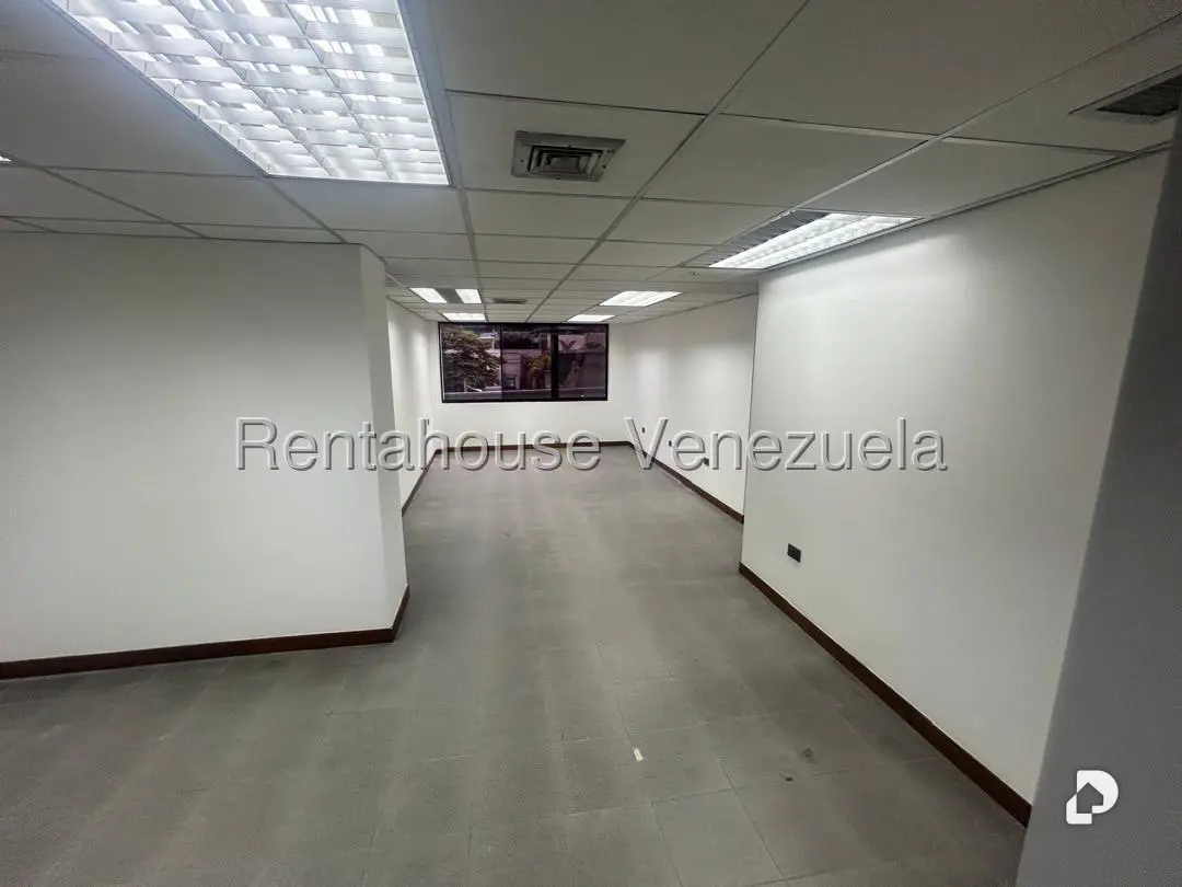 Oficina en Las Mercedes, Caracas – 4