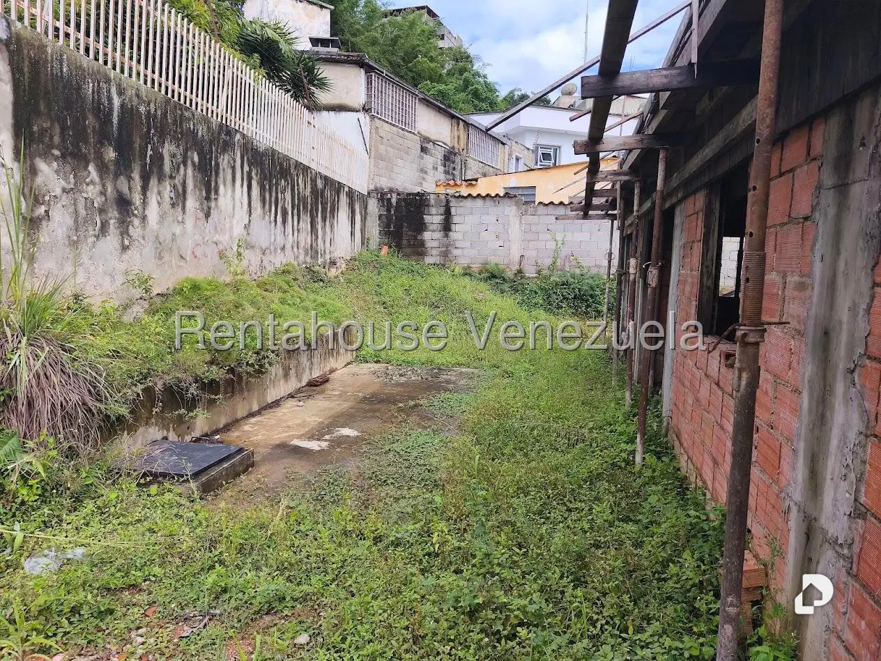 Casa en Miranda, Caracas – 27