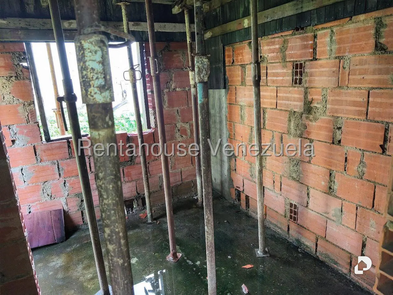 Casa en Miranda, Caracas – 23