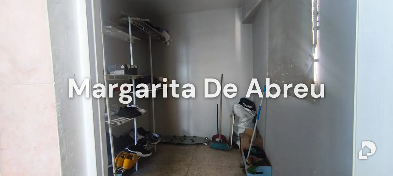 Apartamento en Los Palos Grandes, Caracas – 11