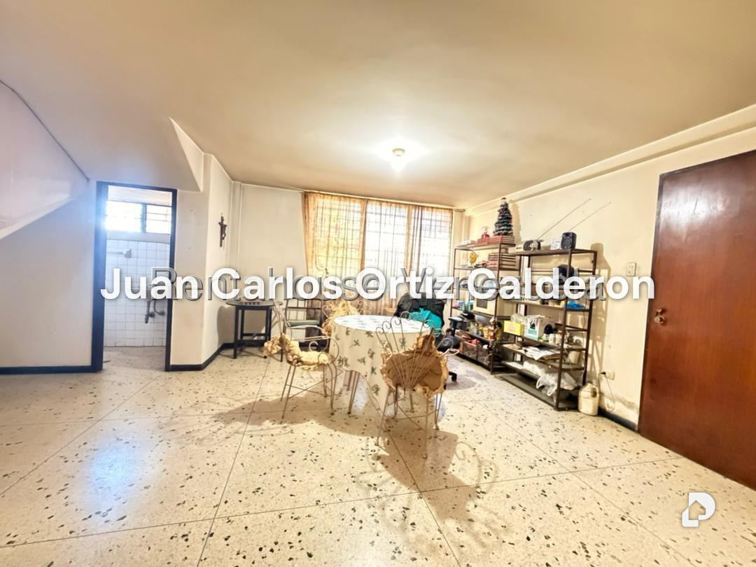 Casa en La Trinidad, Caracas – 12