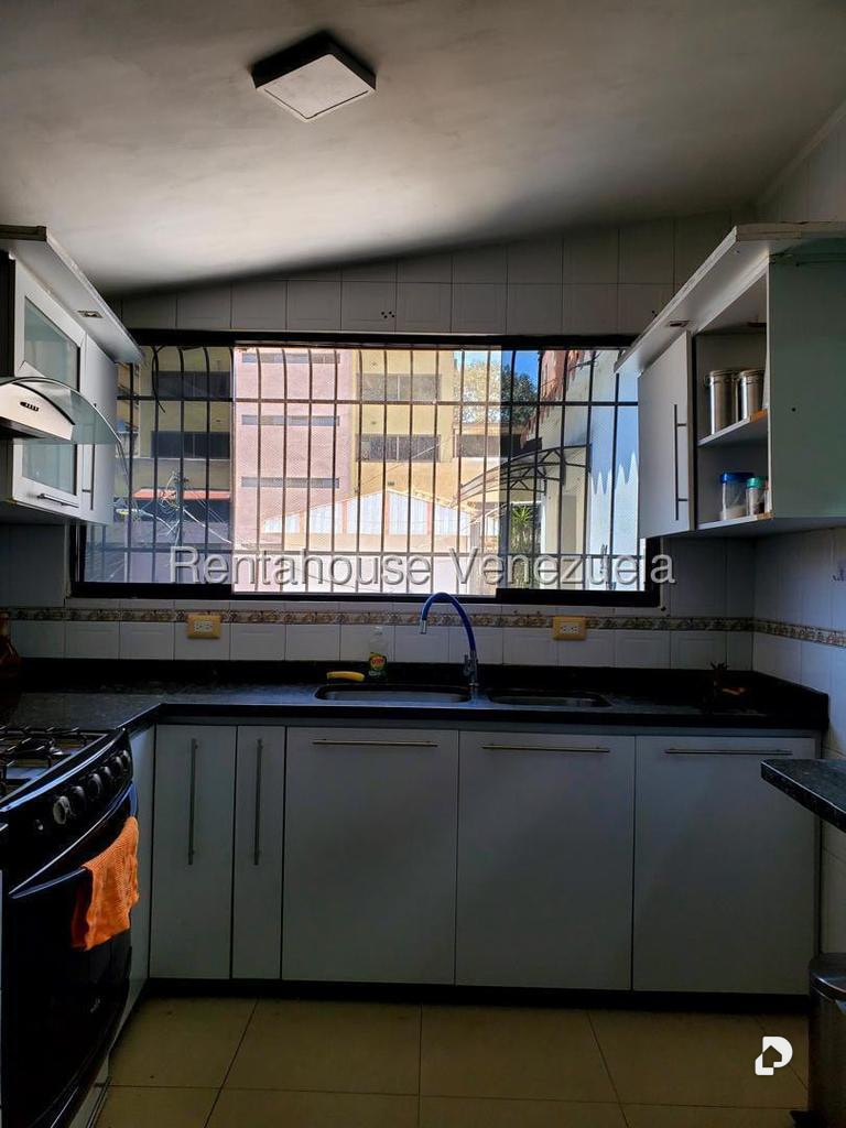 House in El Paraíso, Caracas – 25
