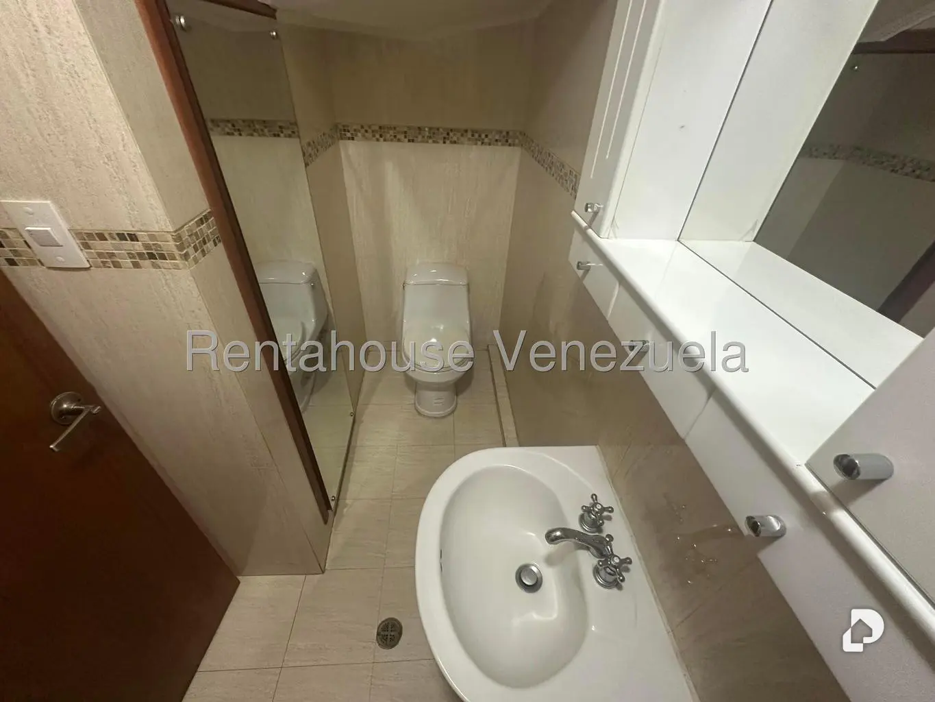 Casa en La Trinidad, Caracas – 29
