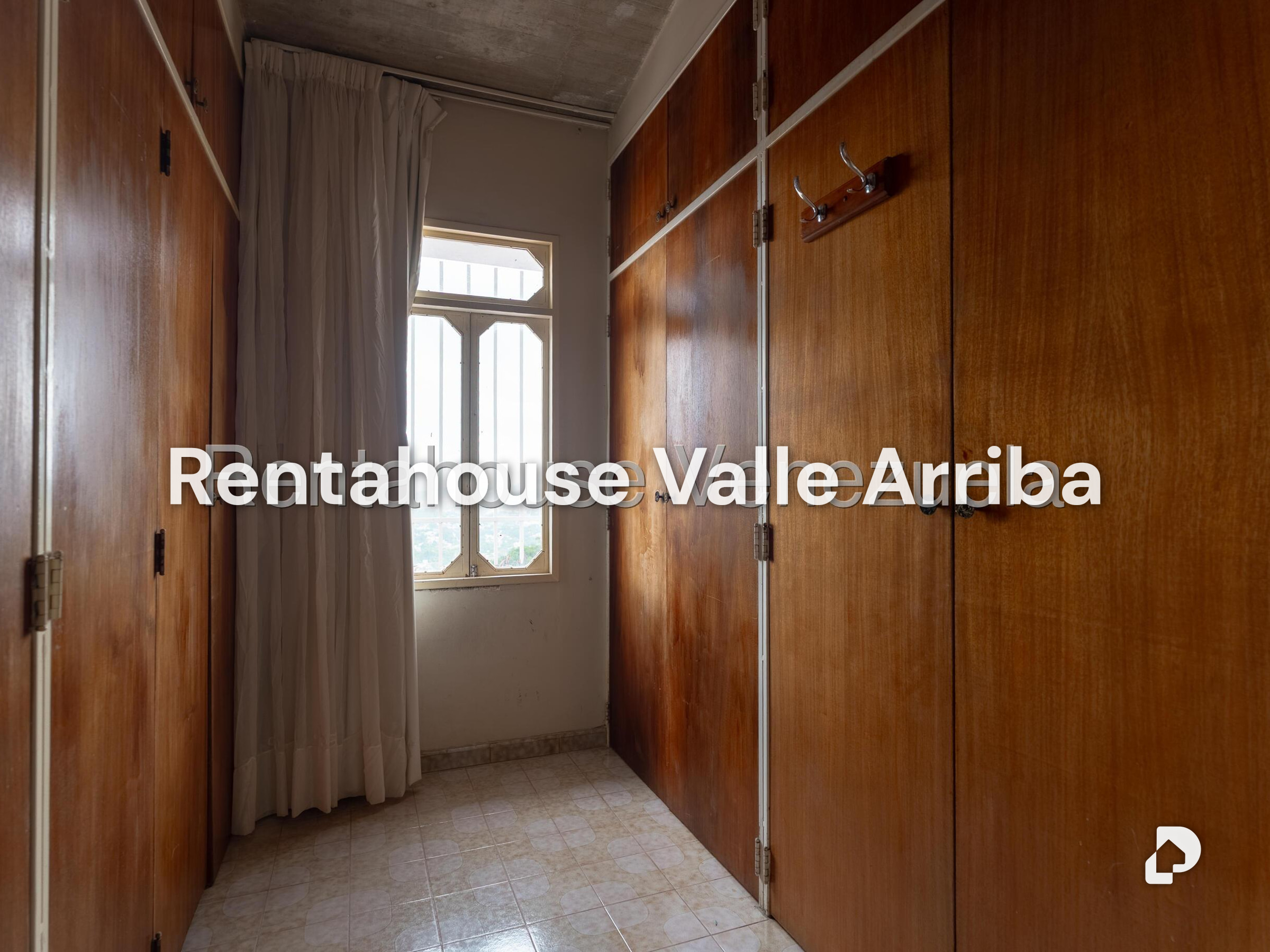 Casa en Alto Prado, Caracas – 23