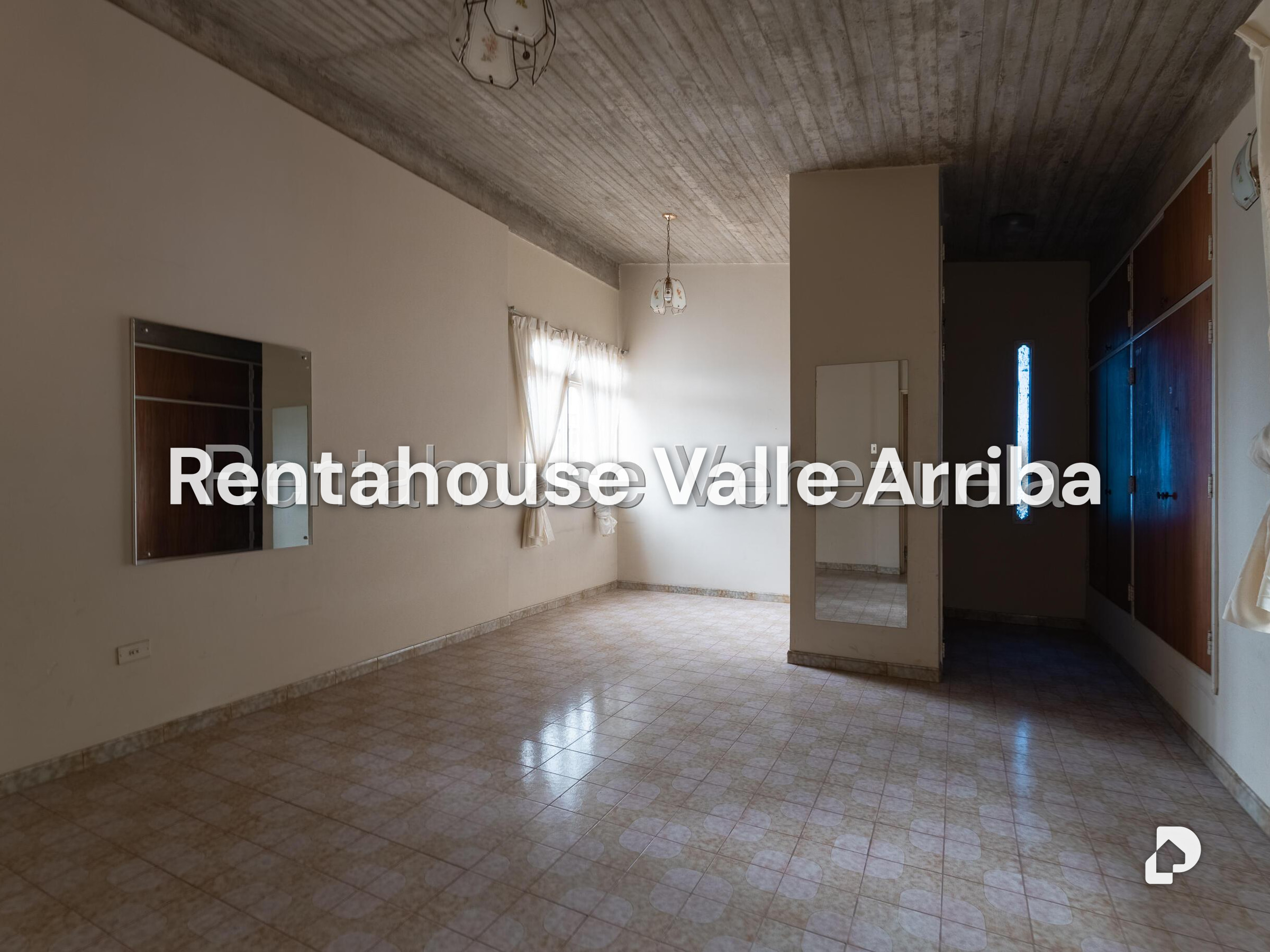 Casa en Alto Prado, Caracas – 27