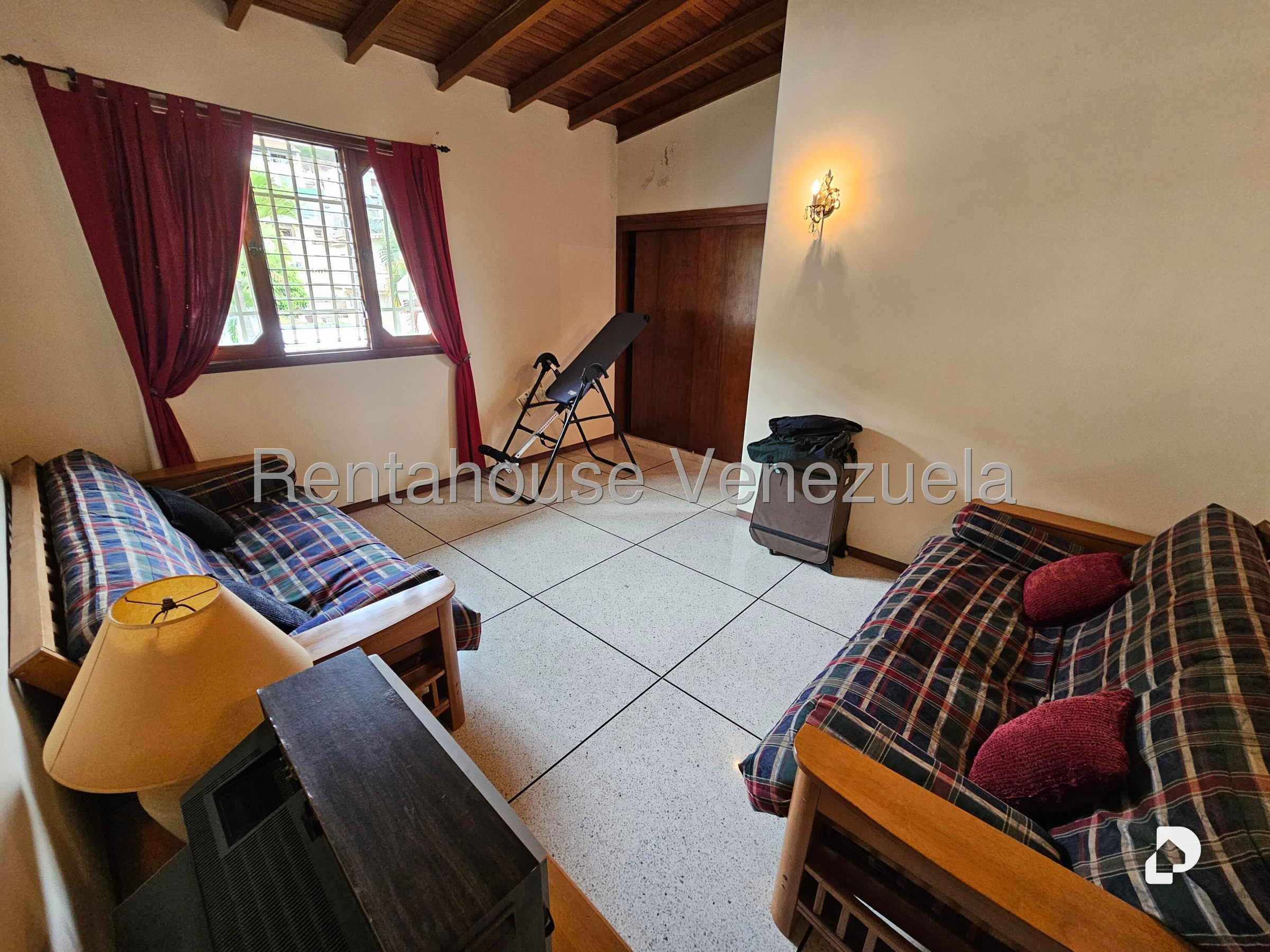 Casa en Prados del Este, Caracas – 26