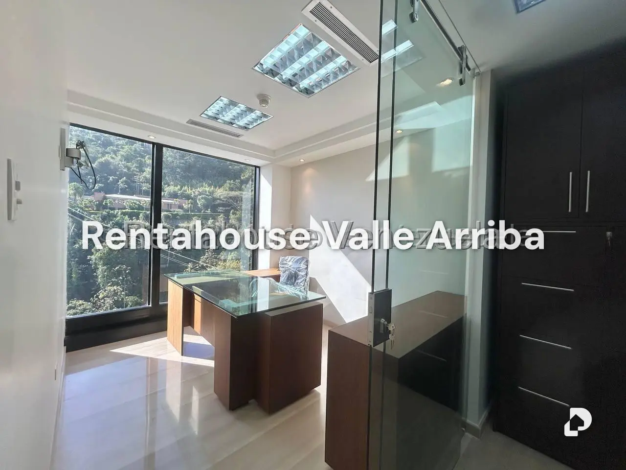 Office in Vizcaya, Caracas – 19