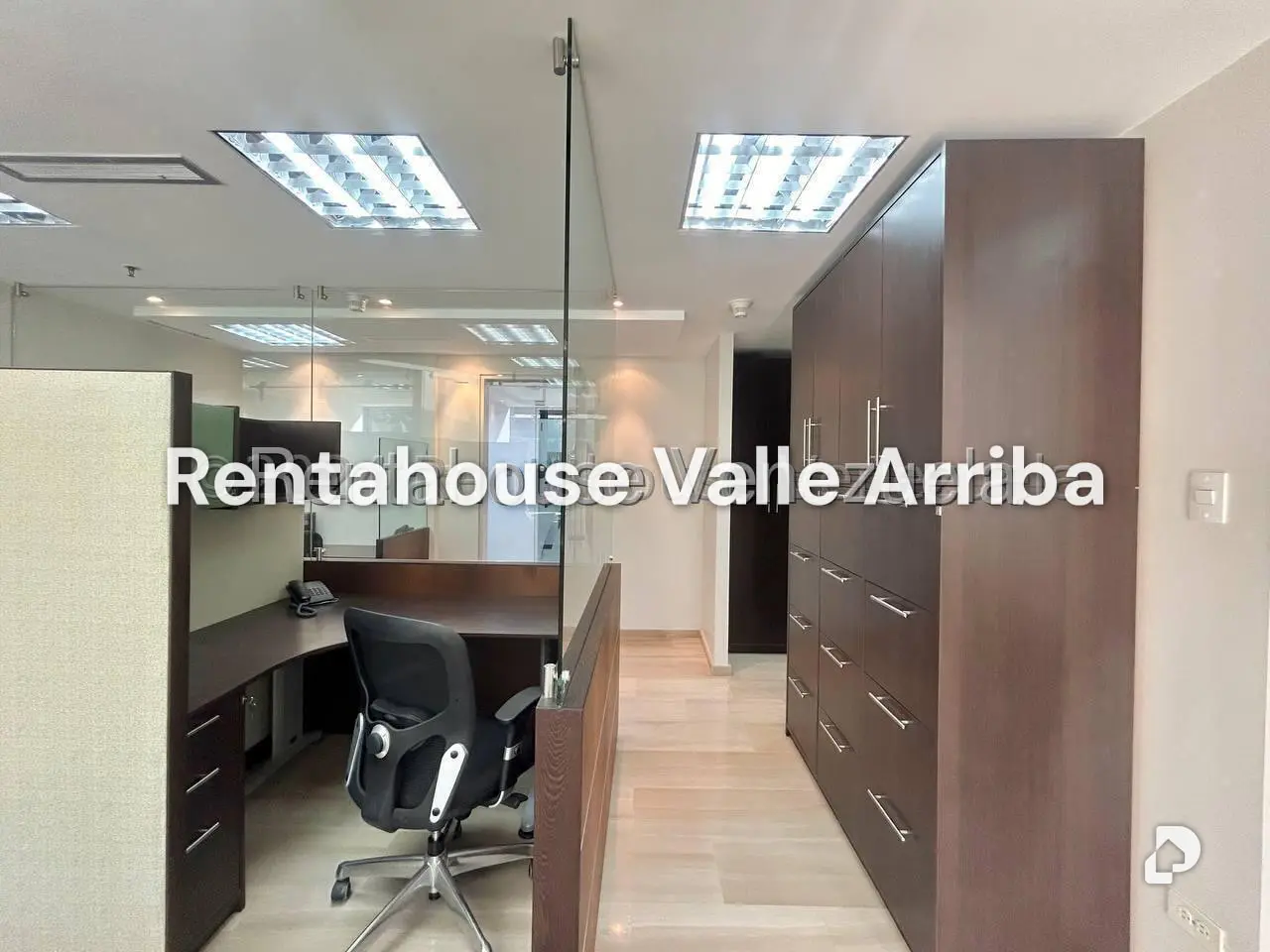 Office in Vizcaya, Caracas – 12