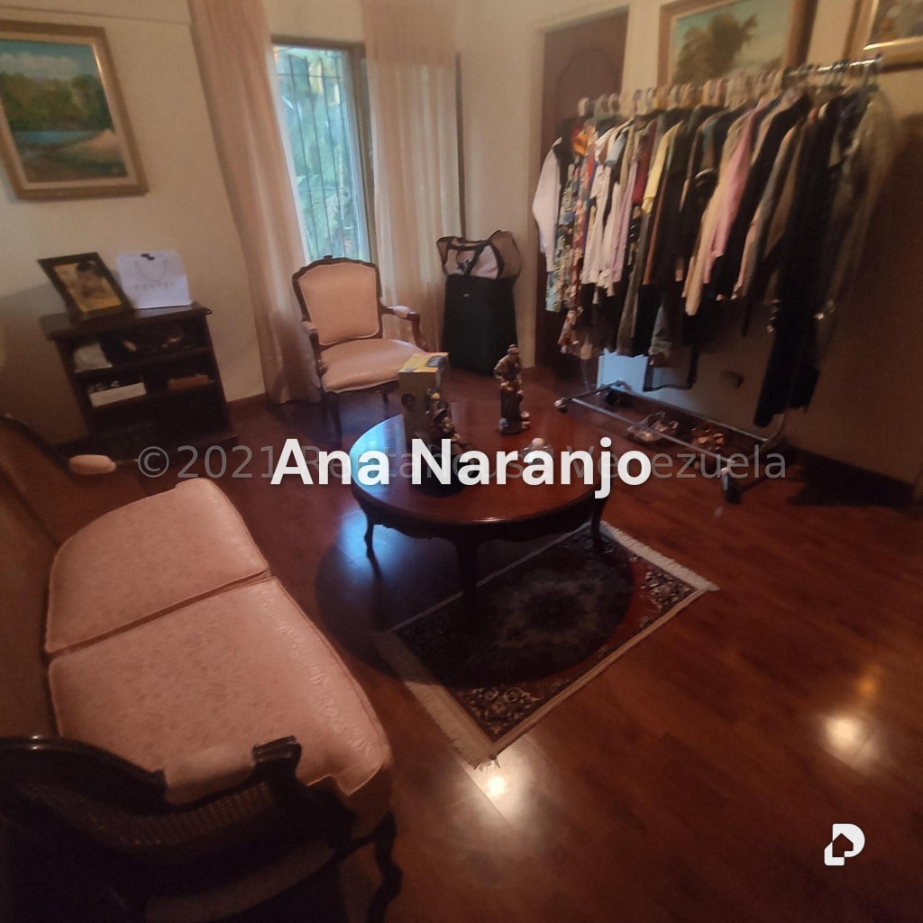 Casa en El Hatillo, Caracas – 31