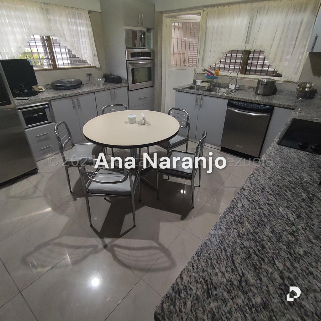 Casa en El Hatillo, Caracas – 23