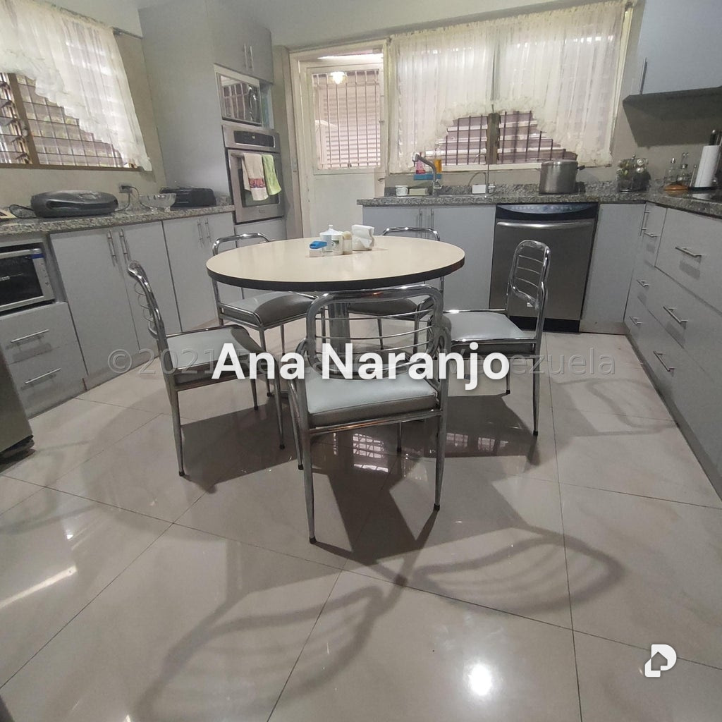 Casa en El Hatillo, Caracas – 21