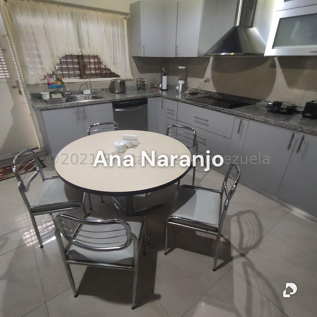 Casa en El Hatillo, Caracas – 24